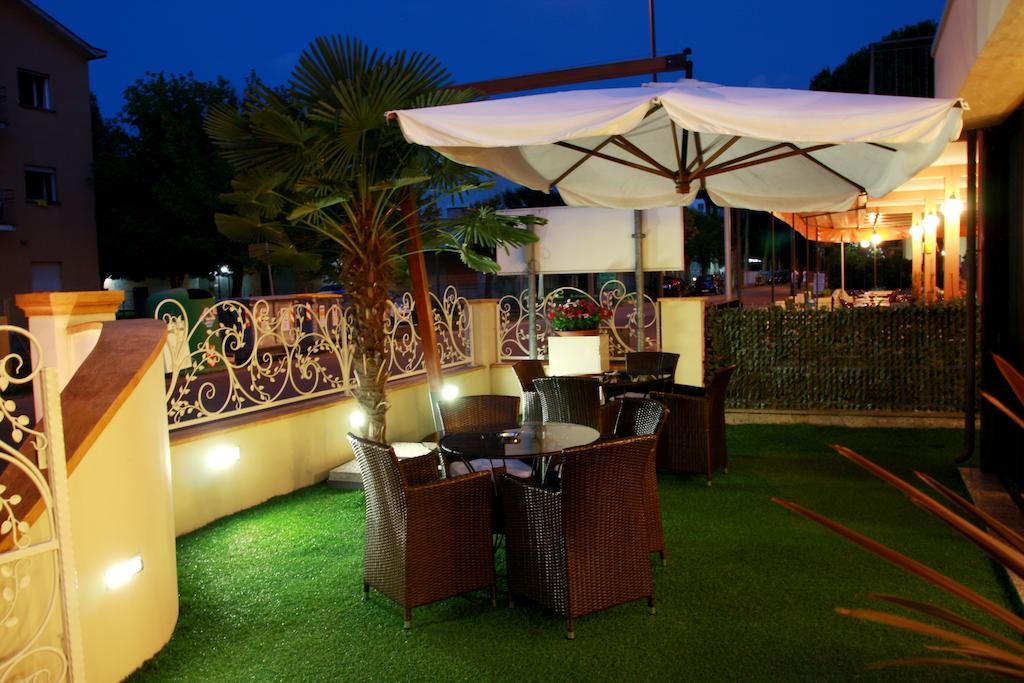 Hotel Monica Cervia Buitenkant foto