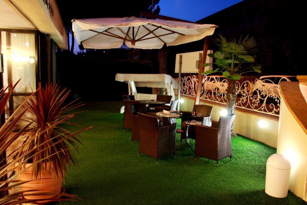 Hotel Monica Cervia Buitenkant foto