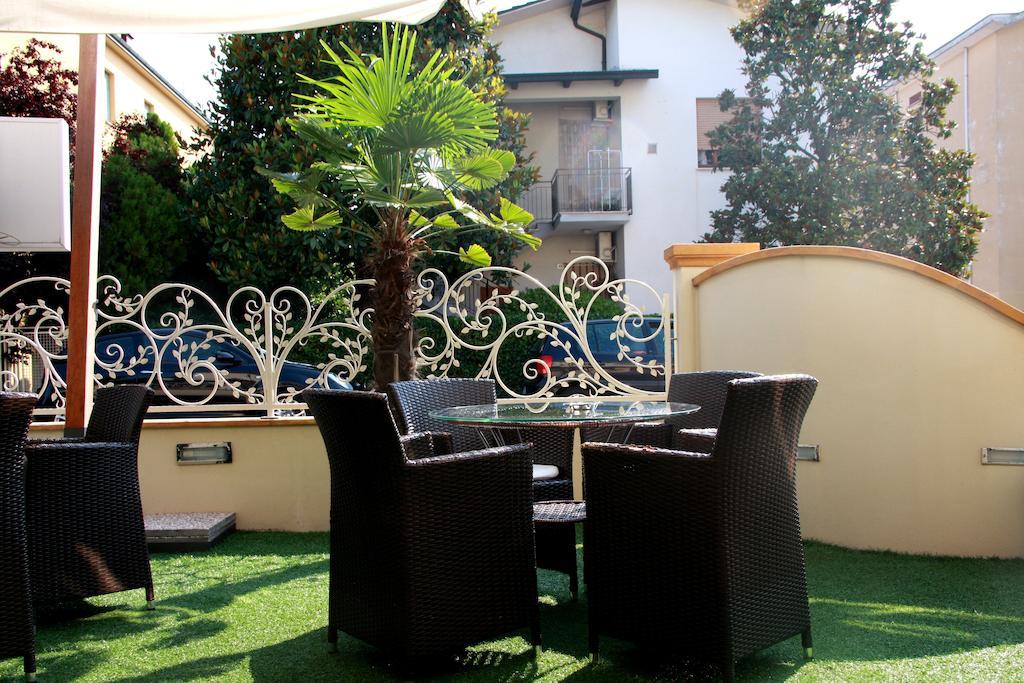 Hotel Monica Cervia Buitenkant foto